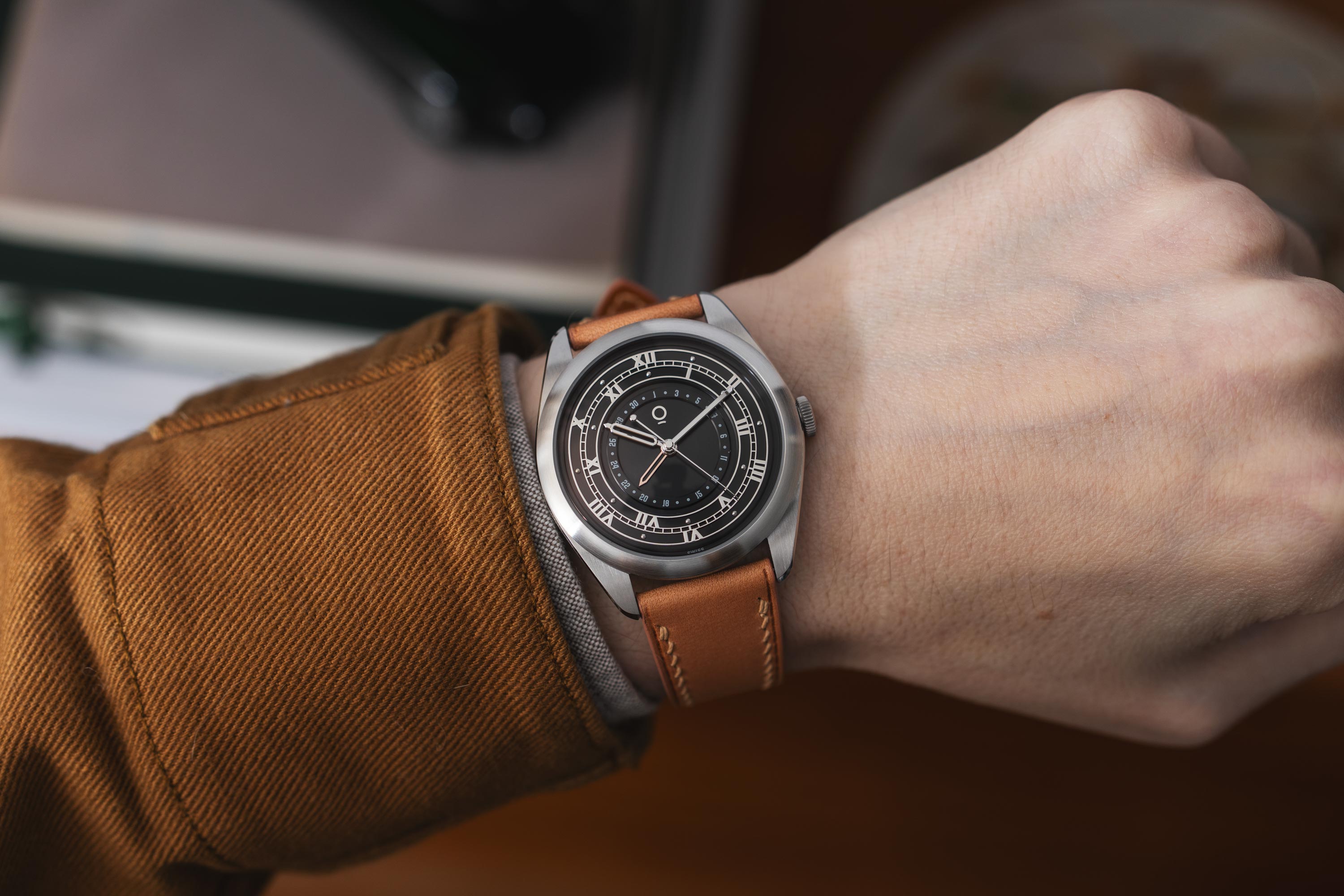 Coriolis Pointer Date - Rhodium Black